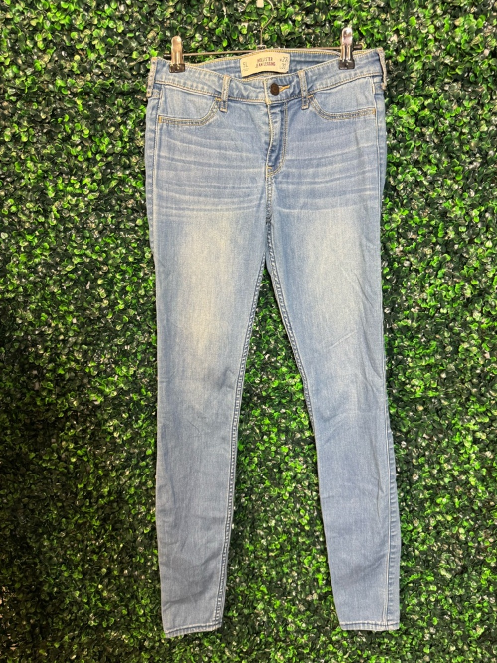 Hollister Light Wash Skinny Jeans - Women's